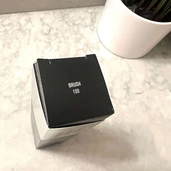 IL MAKIAGE Foundation Blending Brush– New (Opened for Photos Only) - Picture 5 of 6